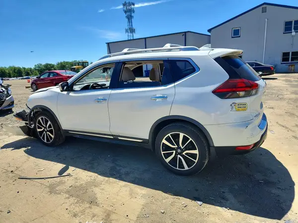 JN8AT2MV8JW326709 2018 NISSAN ROGUE - Image 2