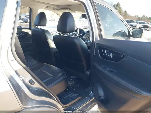 JN8AT2MV8JW327262 2018 NISSAN ROGUE - Image 8