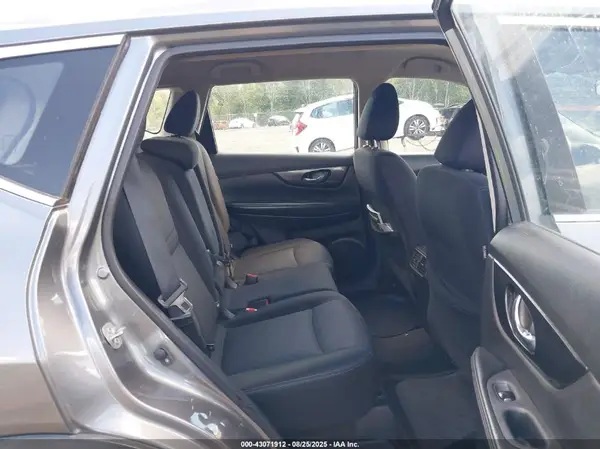 JN8AT2MV8JW328833 2018 NISSAN ROGUE - Image 8