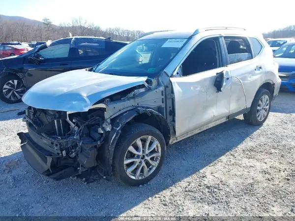 JN8AT2MV8JW345602 2018 NISSAN ROGUE - Image 2