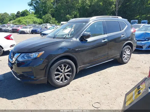 JN8AT2MV8JW347995 2018 NISSAN ROGUE - Image 2