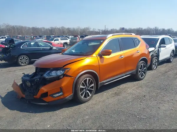 JN8AT2MV8JW351318 2018 NISSAN ROGUE - Image 2
