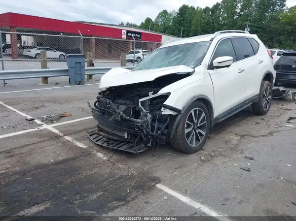 JN8AT2MV8JW352159 2018 NISSAN ROGUE - Image 2