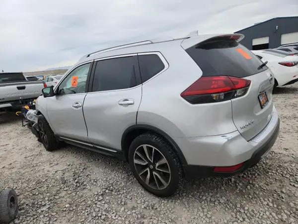 JN8AT2MV8JW352548 2018 NISSAN ROGUE - Image 2