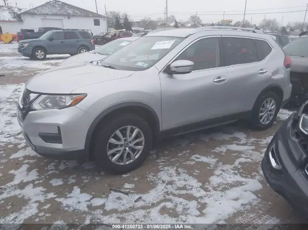 JN8AT2MV8JW353165 2018 NISSAN ROGUE - Image 2