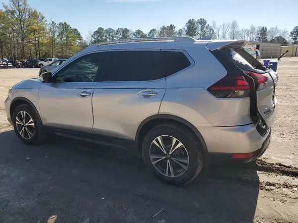 JN8AT2MV8KW370467 2019 NISSAN ROGUE - Image 2