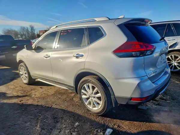 JN8AT2MV8KW374437 2019 NISSAN ROGUE - Image 2