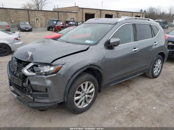 JN8AT2MV8KW374714 2019 NISSAN ROGUE - Image 2