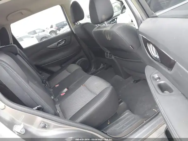 JN8AT2MV8KW374714 2019 NISSAN ROGUE - Image 8