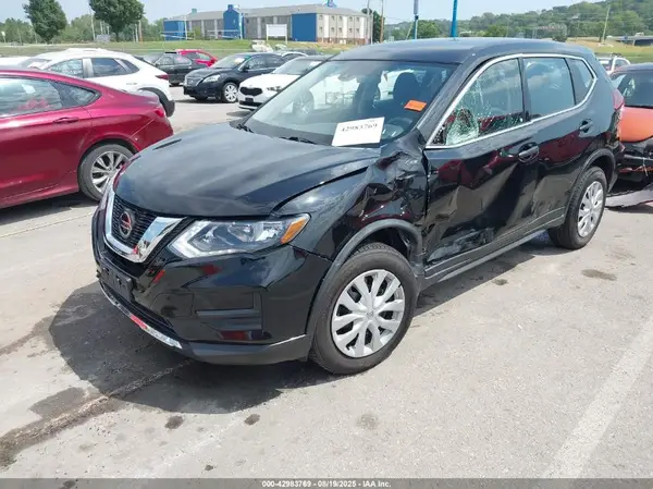 JN8AT2MV8KW375961 2019 NISSAN ROGUE - Image 2