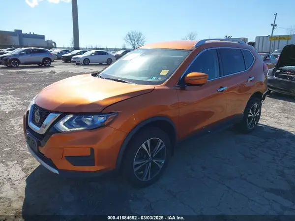 JN8AT2MV8KW376947 2019 NISSAN ROGUE - Image 2