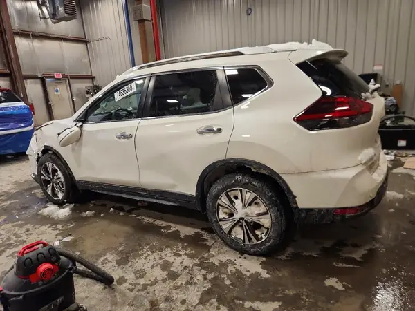 JN8AT2MV8KW377483 2019 NISSAN ROGUE - Image 2