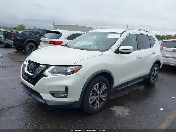 JN8AT2MV8KW387799 2019 NISSAN ROGUE - Image 2