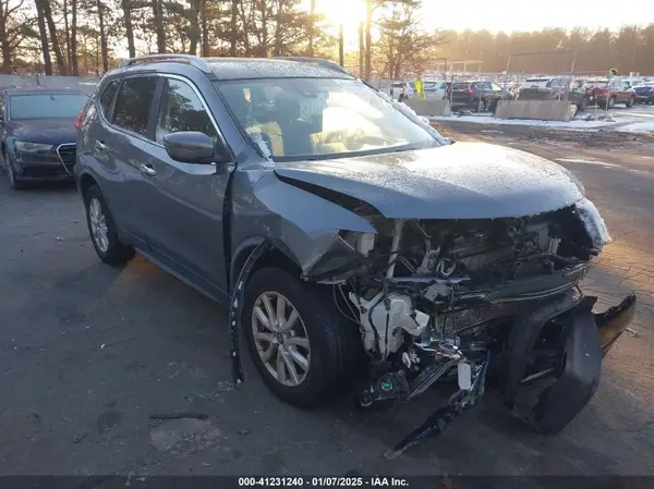 JN8AT2MV8KW388659 2019 NISSAN ROGUE - Image 1