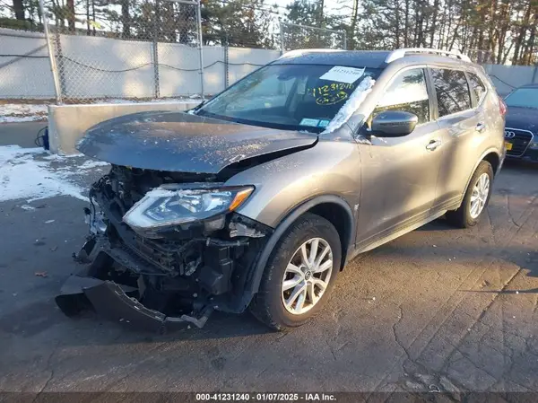 JN8AT2MV8KW388659 2019 NISSAN ROGUE - Image 2