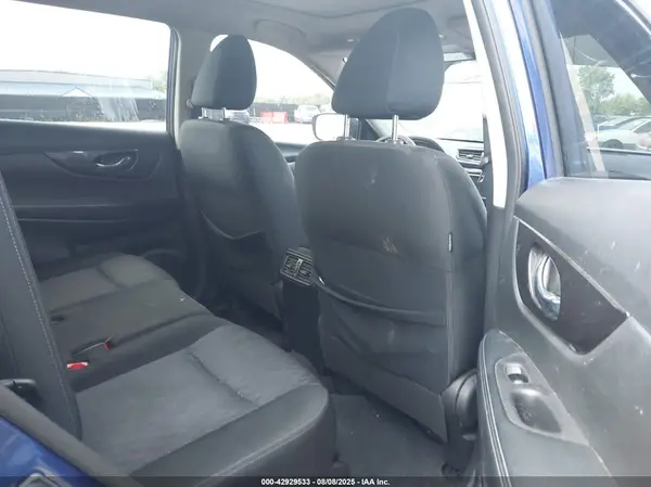 JN8AT2MV8KW388712 2019 NISSAN ROGUE - Image 8