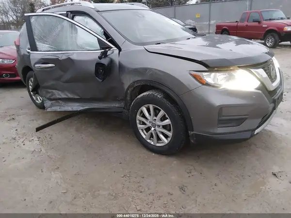 JN8AT2MV8KW389715 2019 NISSAN ROGUE - Image 1