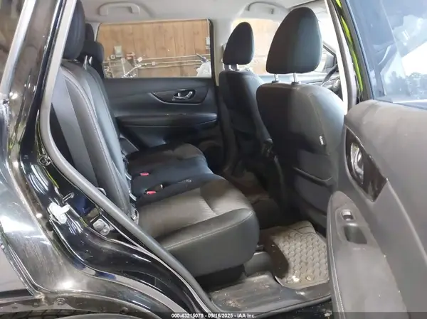 JN8AT2MV8KW394624 2019 NISSAN ROGUE - Image 8