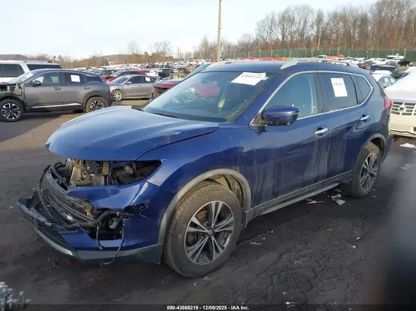 JN8AT2MV8KW397667 2019 NISSAN ROGUE - Image 2