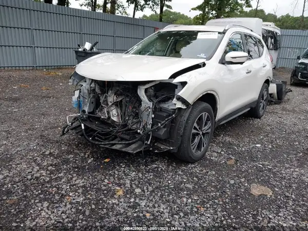 JN8AT2MV8KW397992 2019 NISSAN ROGUE - Image 2