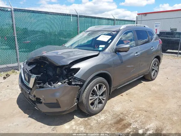 JN8AT2MV8KW400440 2019 NISSAN ROGUE - Image 2