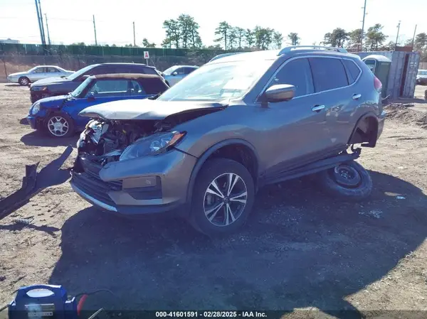 JN8AT2MV8LW114301 2020 NISSAN ROGUE - Image 2