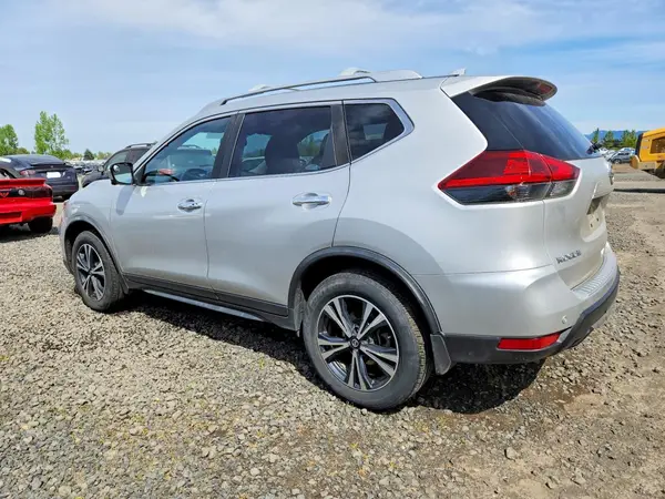 JN8AT2MV8LW131762 2020 NISSAN ROGUE - Image 2