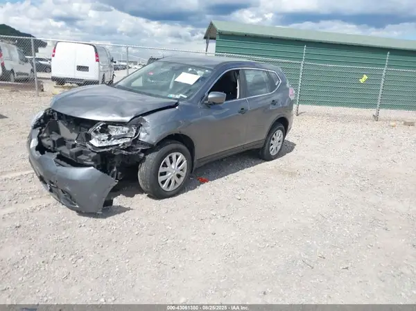 JN8AT2MV9GW134577 2016 NISSAN ROGUE - Image 2