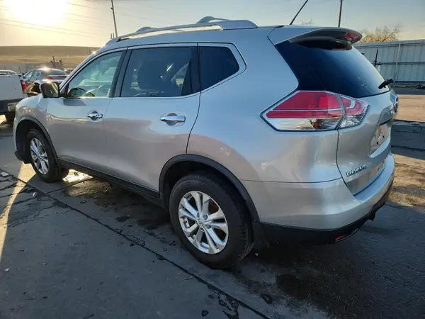 JN8AT2MV9GW148009 2016 NISSAN ROGUE - Image 2