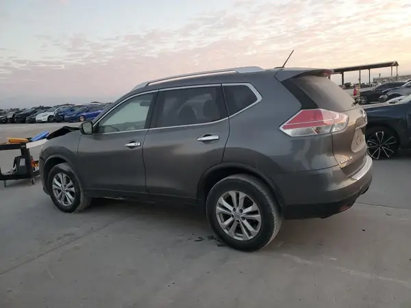 JN8AT2MV9GW151878 2016 NISSAN ROGUE - Image 2