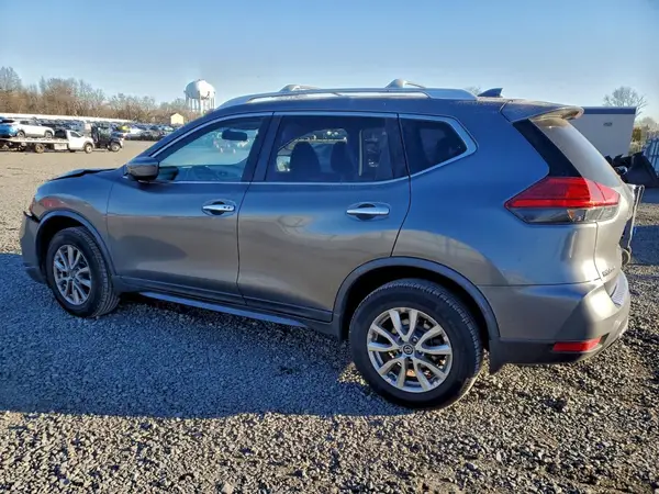 JN8AT2MV9HW002422 2017 NISSAN ROGUE - Image 2
