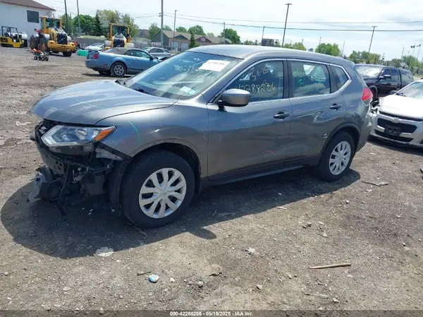 JN8AT2MV9HW002985 2017 NISSAN ROGUE - Image 2