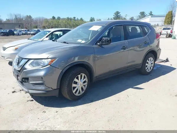JN8AT2MV9HW005644 2017 NISSAN ROGUE - Image 2