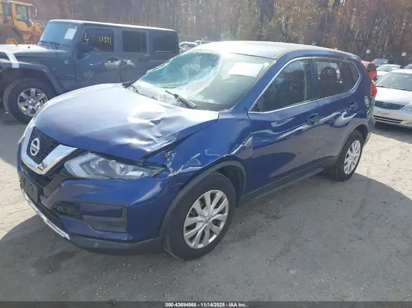 JN8AT2MV9HW007202 2017 NISSAN ROGUE - Image 2