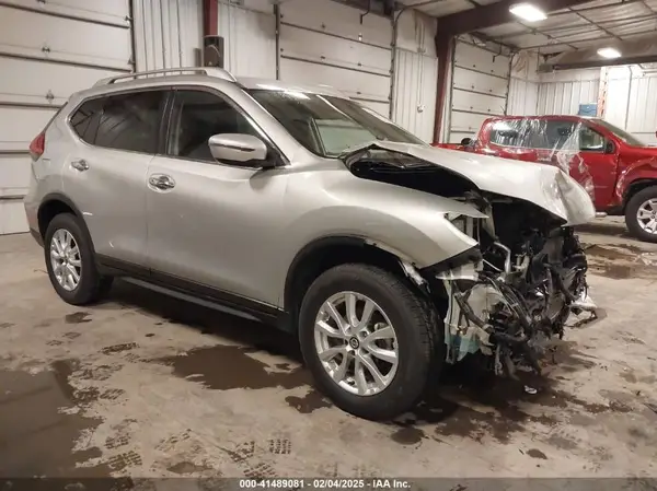 JN8AT2MV9HW011587 2017 NISSAN ROGUE - Image 1