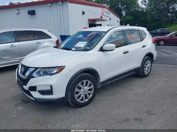 JN8AT2MV9HW012237 2017 NISSAN ROGUE - Image 2