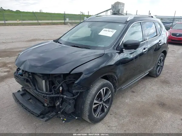 JN8AT2MV9HW014649 2017 NISSAN ROGUE - Image 2