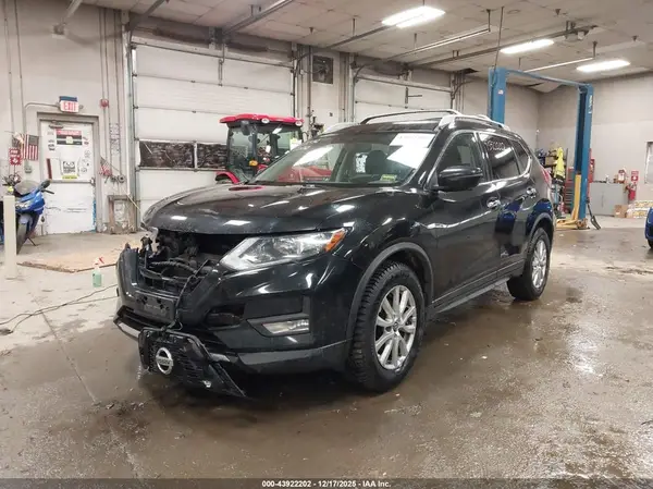 JN8AT2MV9HW016224 2017 NISSAN ROGUE - Image 2