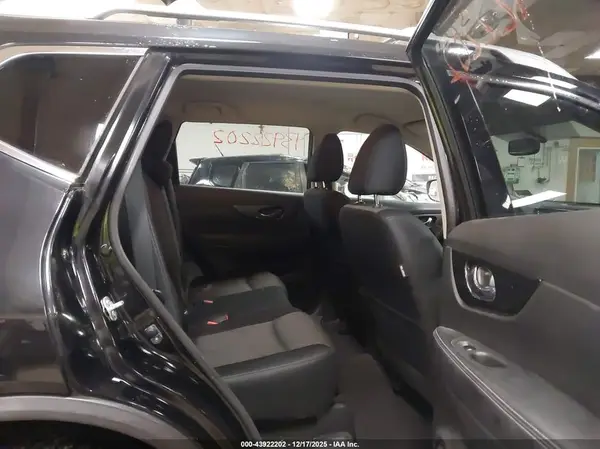 JN8AT2MV9HW016224 2017 NISSAN ROGUE - Image 8