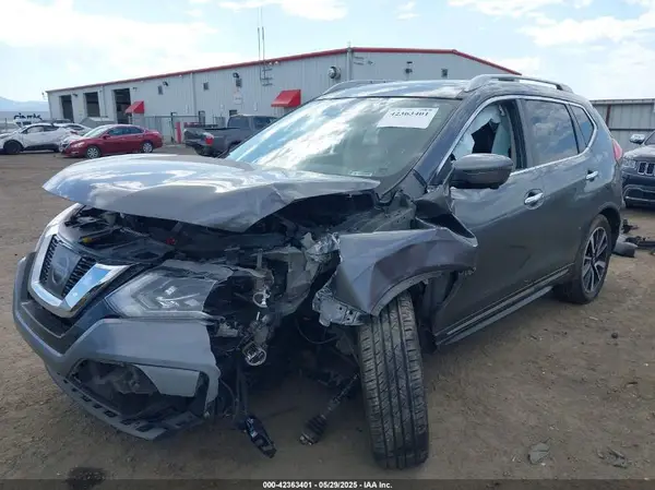 JN8AT2MV9HW018040 2017 NISSAN ROGUE - Image 2