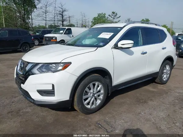 JN8AT2MV9HW018118 2017 NISSAN ROGUE - Image 2