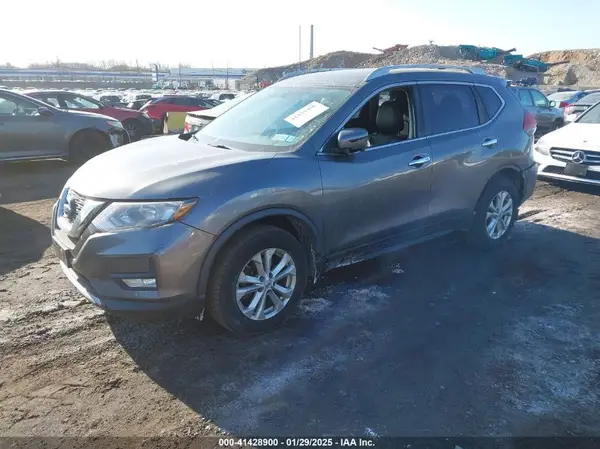 JN8AT2MV9HW018622 2017 NISSAN ROGUE - Image 2