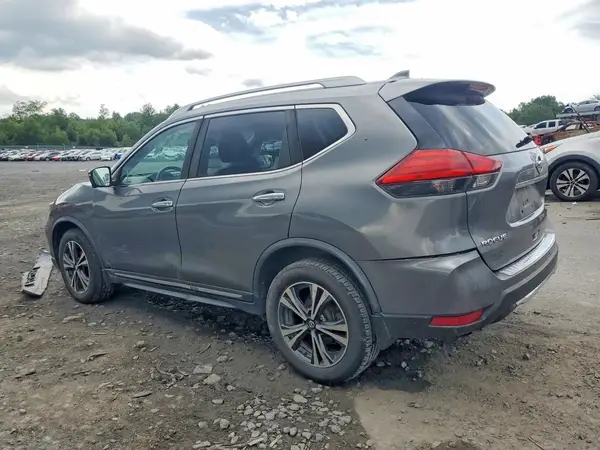 JN8AT2MV9HW019785 2017 NISSAN ROGUE - Image 2
