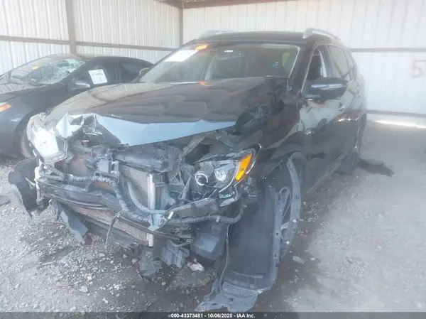 JN8AT2MV9HW020287 2017 NISSAN ROGUE - Image 2
