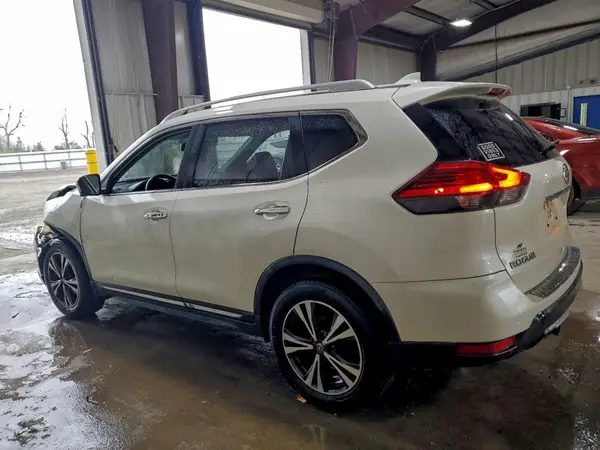 JN8AT2MV9HW023691 2017 NISSAN ROGUE - Image 2