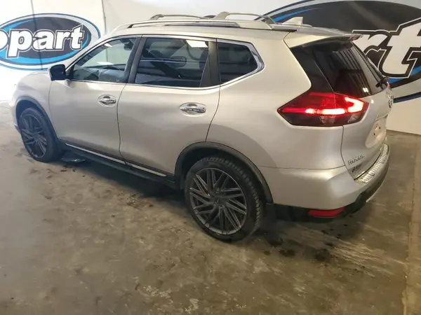 JN8AT2MV9HW026364 2017 NISSAN ROGUE - Image 2