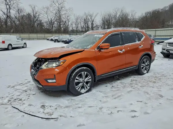 JN8AT2MV9HW250573 2017 NISSAN ROGUE - Image 1