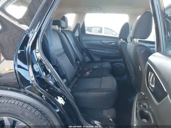 JN8AT2MV9HW256308 2017 NISSAN ROGUE - Image 8