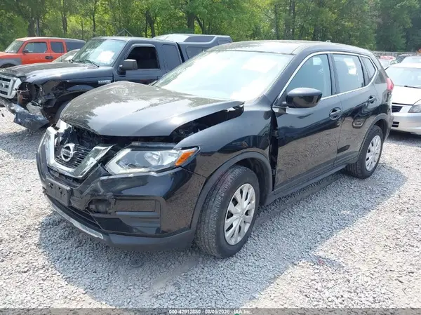 JN8AT2MV9HW256440 2017 NISSAN ROGUE - Image 2