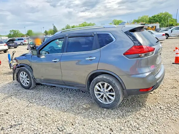 JN8AT2MV9HW257460 2017 NISSAN ROGUE - Image 2